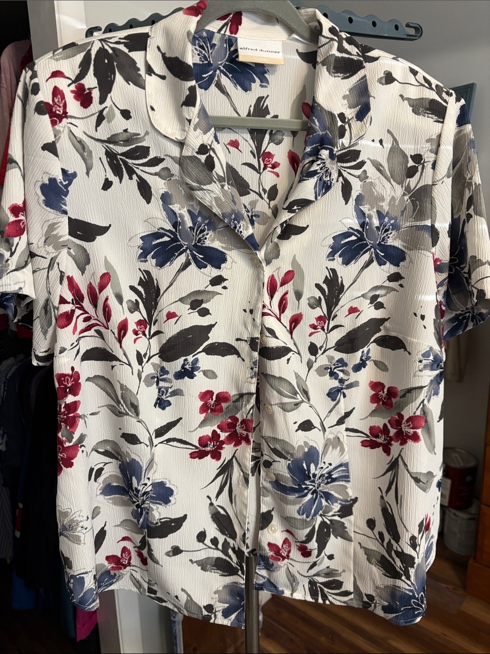 Alfred Dunner White Floral Button-Down Shirt with Blue & Red Flowers